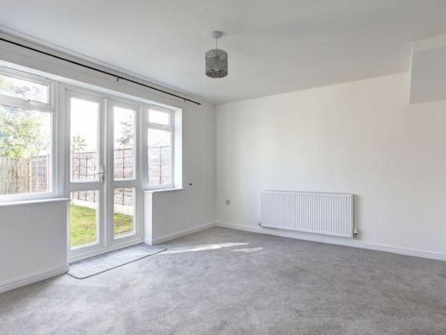 3 bedroom mews to rent