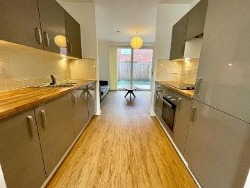 3 bedroom mews to rent