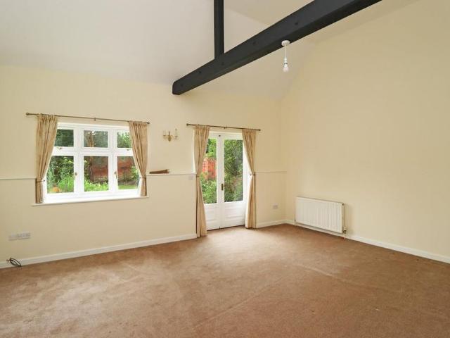 3 bedroom mews to rent