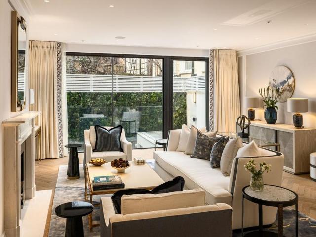3 bedroom mews to rent