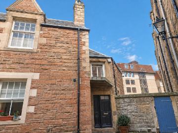3 bedroom mews to rent