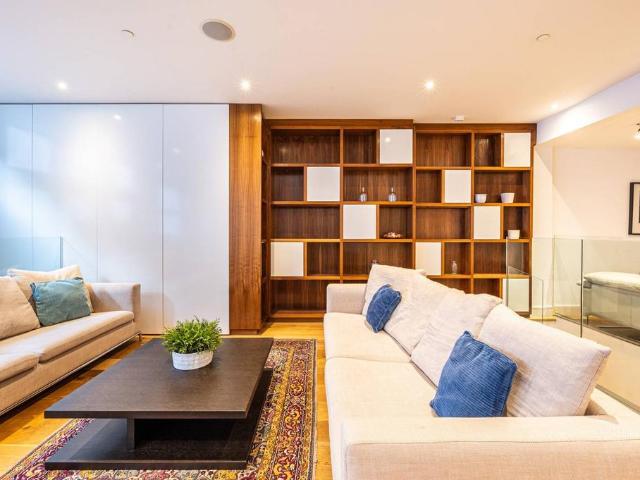 3 bedroom mews to rent