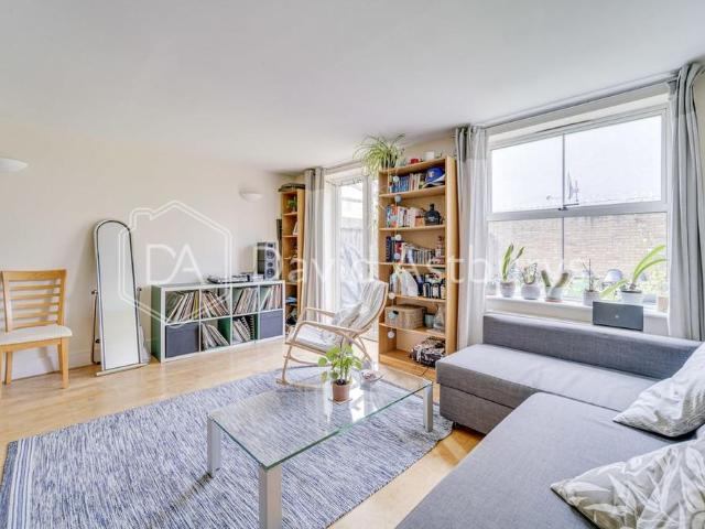 3 bedroom mews to rent