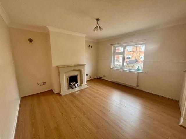 3 bedroom mews to rent