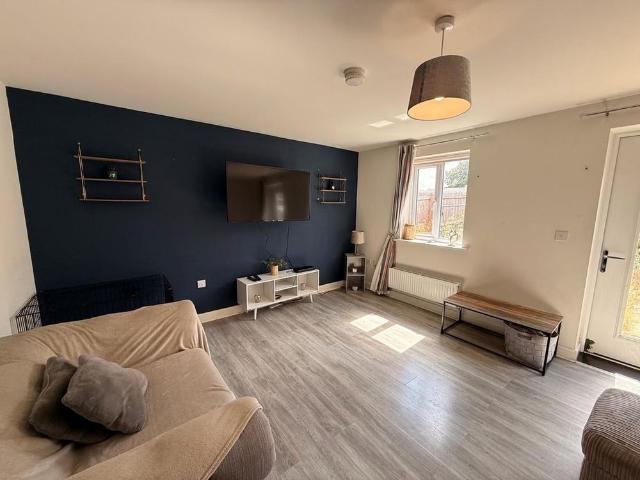 3 bedroom mews to rent