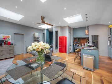 3 bedroom mews to rent