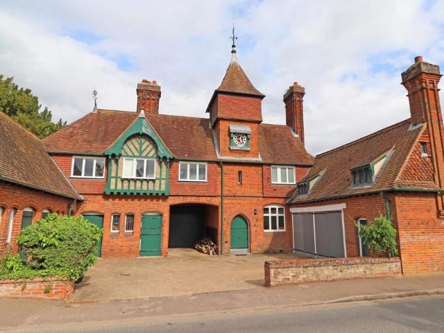 3 bedroom mews to rent