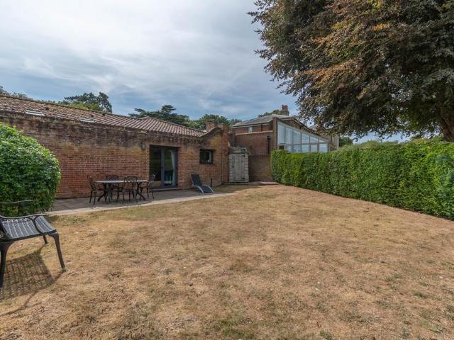 3 bedroom mews for sale