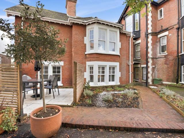 3 bedroom mews for sale