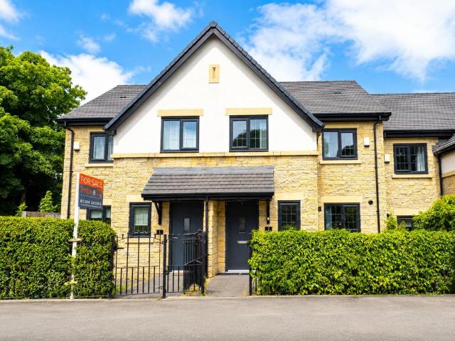 3 bedroom mews for sale