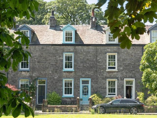3 bedroom mews for sale