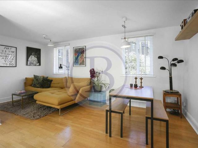 3 bedroom mews for sale