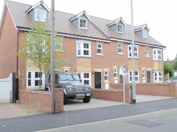 3 bedroom mews for sale
