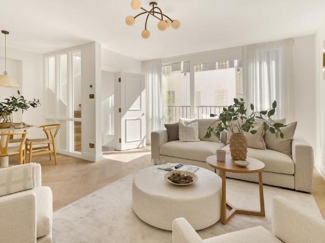 3 bedroom mews for sale