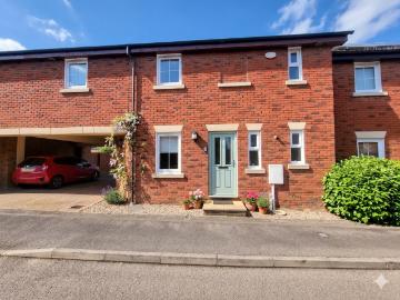 3 bedroom mews for sale