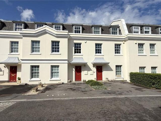 3 bedroom mews for sale