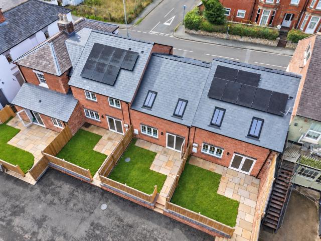 3 bedroom mews for sale