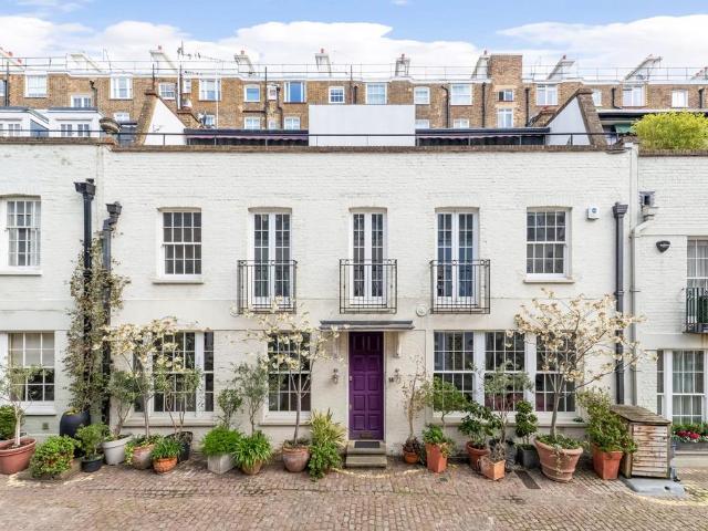 3 bedroom mews for sale