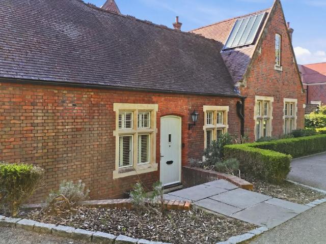 3 bedroom mews for sale