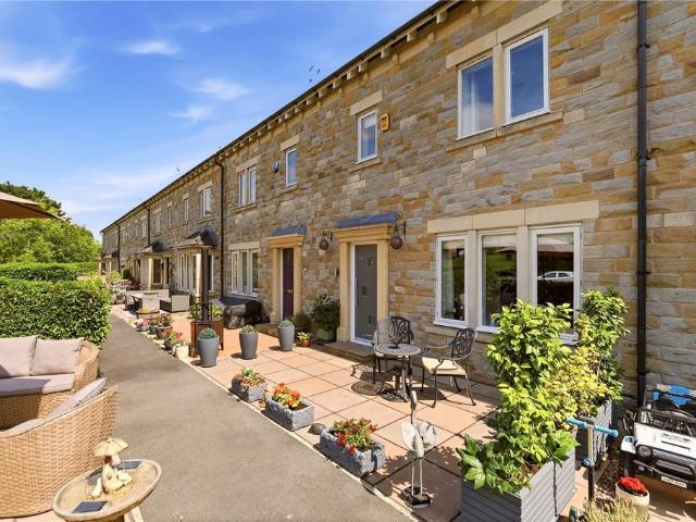3 bedroom mews for sale