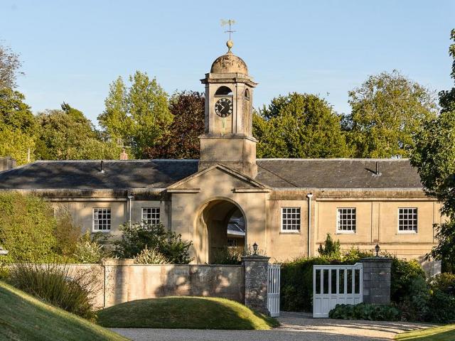 3 bedroom mews for sale