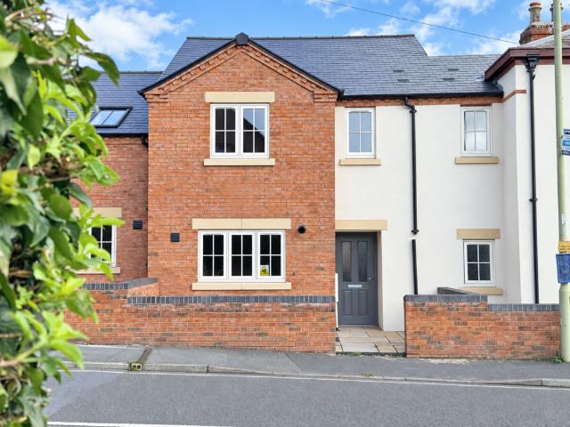 3 bedroom mews for sale