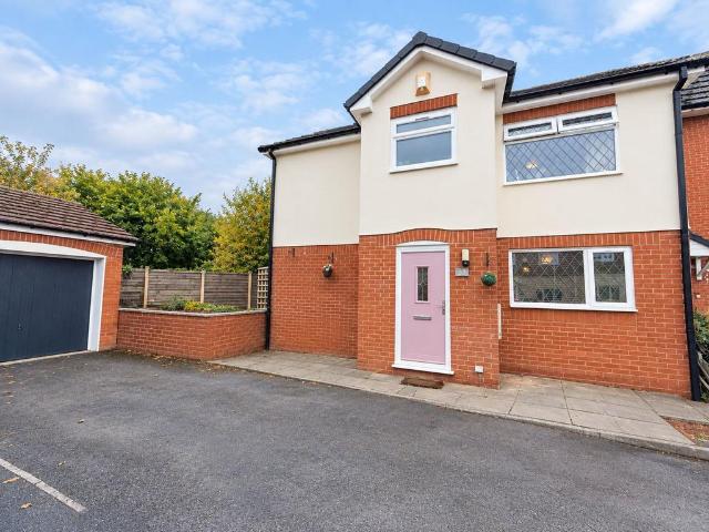 3 bedroom mews for sale