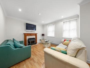 3 bedroom mews for sale