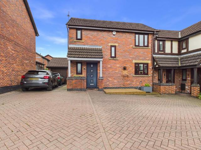 3 bedroom mews for sale