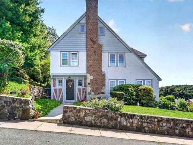 3 bedroom, Medford MA 02155 105477233