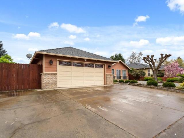 3 bedroom, Medford OR 97504 106025537