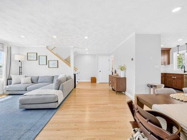 3 bedroom, Melrose MA 02176 105578633