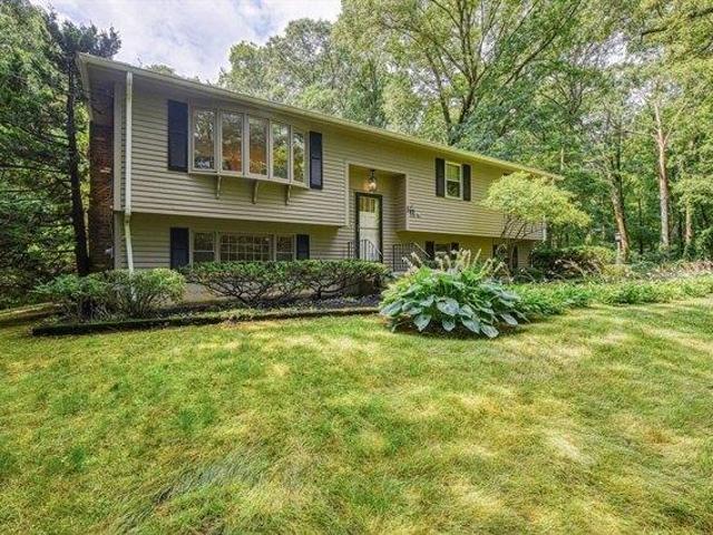 3 bedroom, Mendon MA 01756 105532789