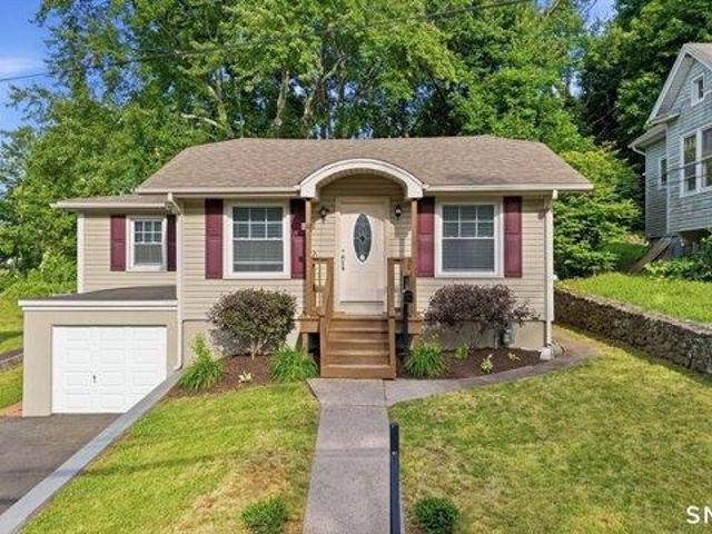 3 bedroom, Meriden CT 06451 104444735