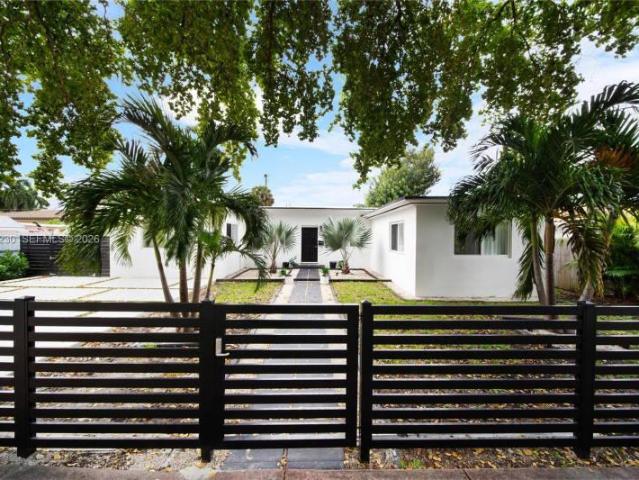 3 bedroom, Miami Beach FL 33141 105485813