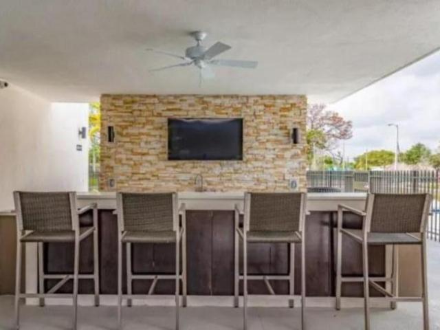 3 bedroom, Miami Gardens FL 33056 105393357