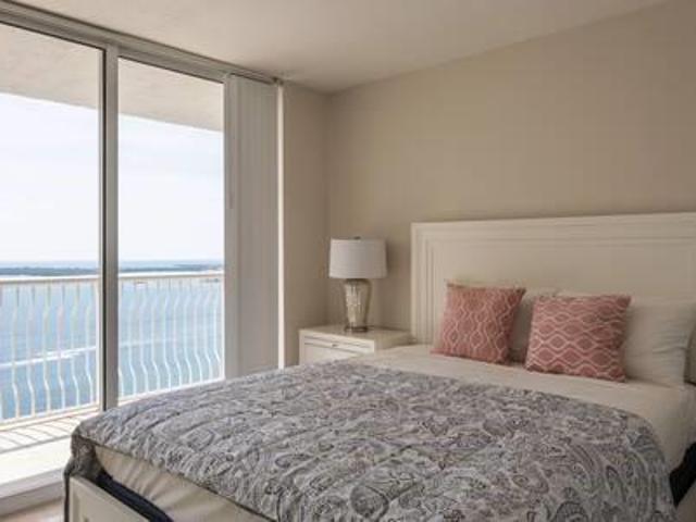 3 bedroom, Miami FL 33131 96427956