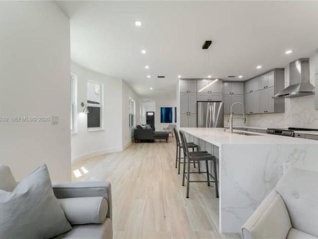 3 bedroom, Miami FL 33133 105280462