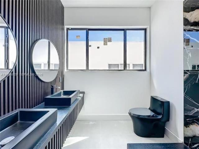3 bedroom, Miami FL 33133 106220573