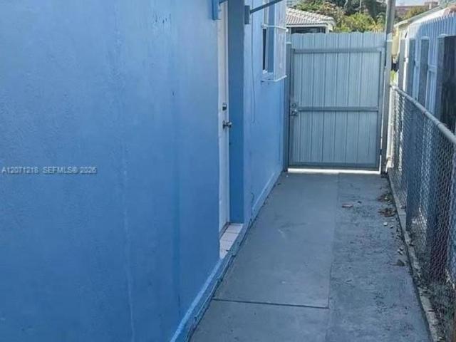 3 bedroom, Miami FL 33133 106220692
