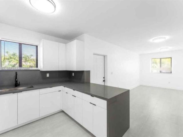 3 bedroom, Miami FL 33142 106220798