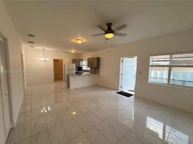 3 bedroom, Miami FL 33142 106220792