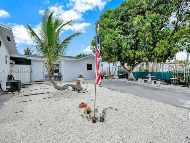 3 bedroom, Miami FL 33144 105234772