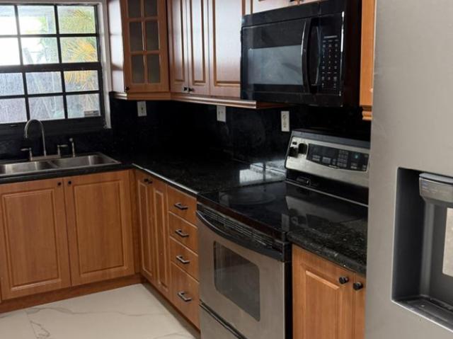 3 bedroom, Miami FL 33145 105008344