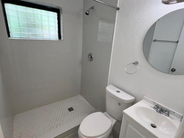 3 bedroom, Miami FL 33150 106220817