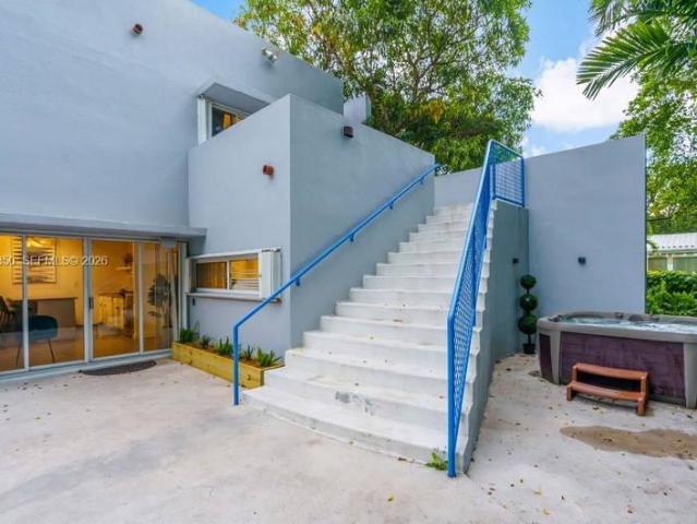 3 bedroom, Miami FL 33155 106170021