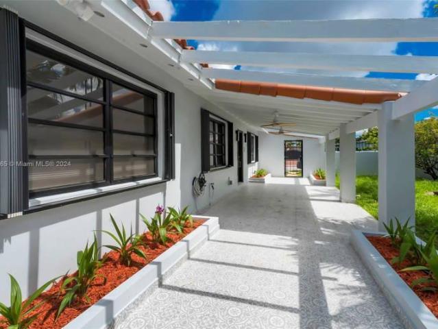 3 bedroom, Miami FL 33155 101985816