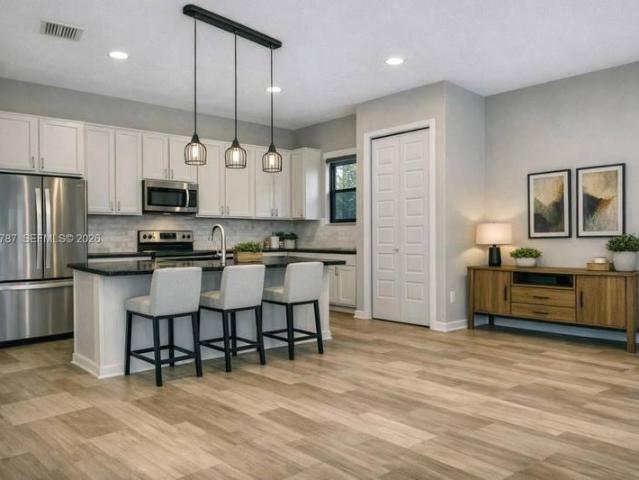 3 bedroom, Miami FL 33179 105504980