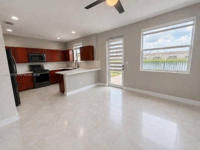 3 bedroom, Miami FL 33185 105674563