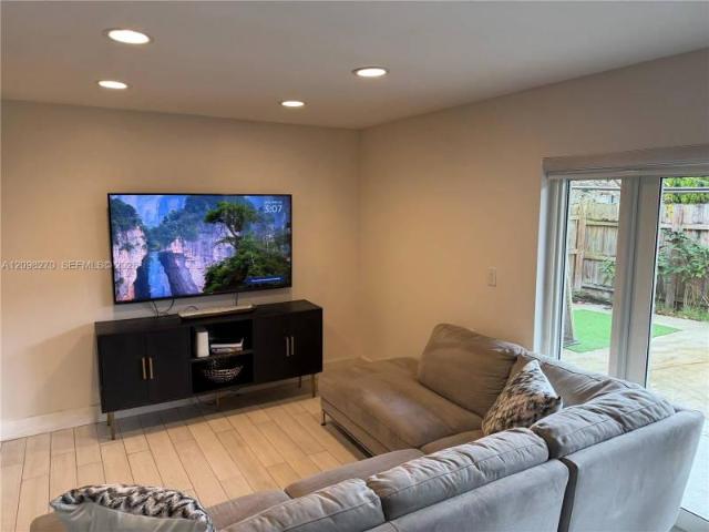 3 bedroom, Miami FL 33193 106030566
